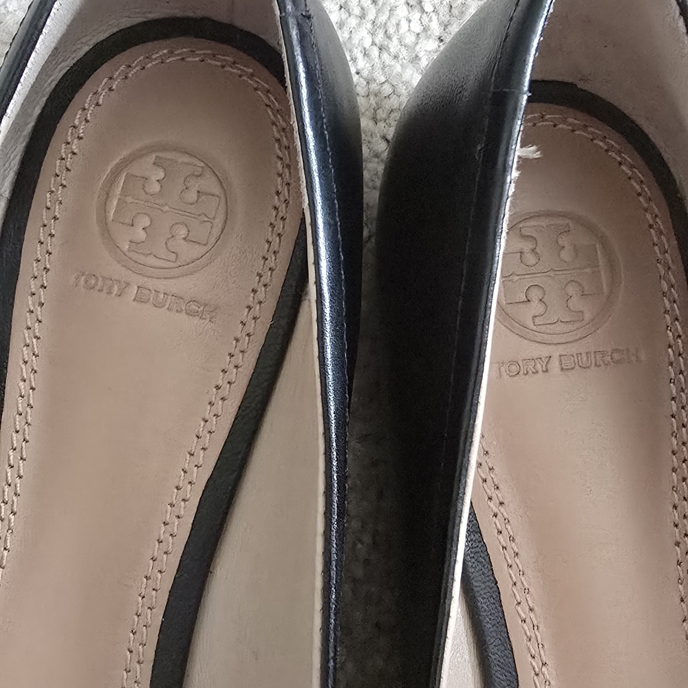 Tory Burch Black Flats with Silver Logo - Picture 4 of 7